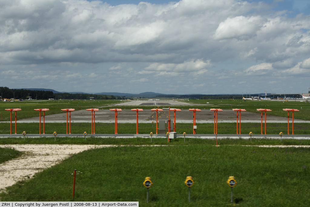 Zurich International Airport, Zurich Switzerland (ZRH) - Zürich Flughafen - Start-/Landebahn