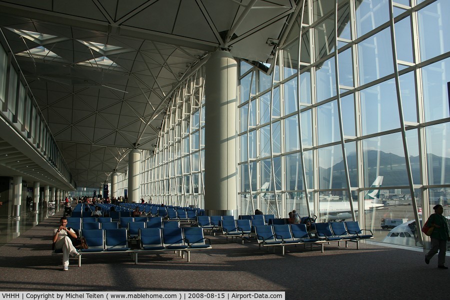 Hong Kong International Airport, Hong Kong Hong Kong (VHHH) - Inside Terminal 1 near gates 1-4