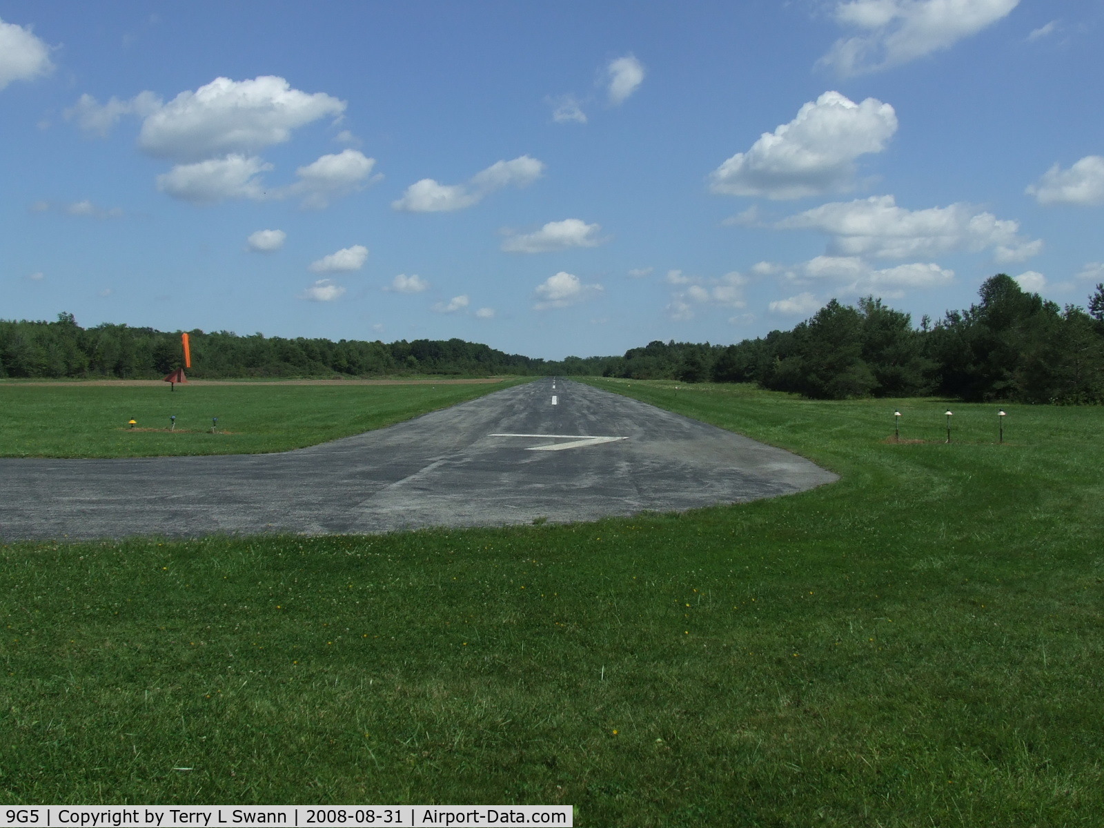 Royalton Airport (9G5) - Looking down runway 7 at Royalton.