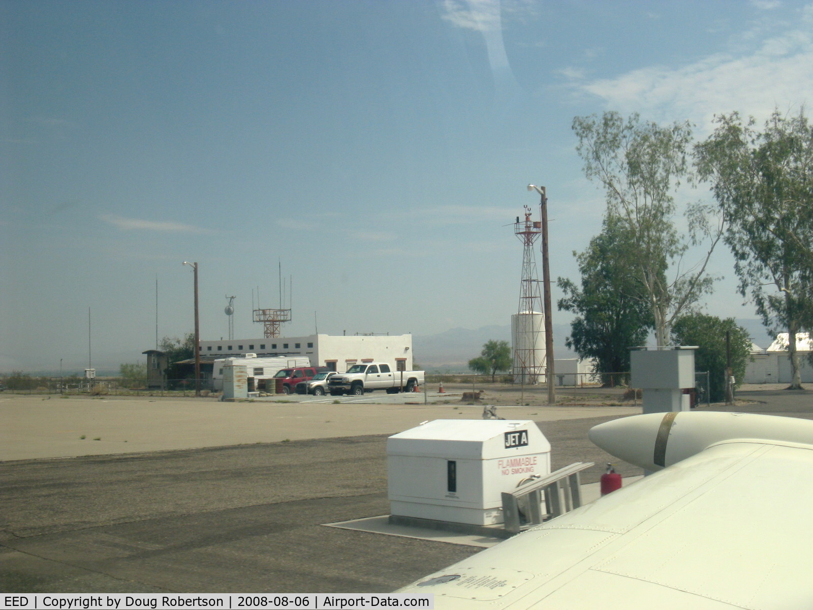 Needles Airport (EED) - Antennas
