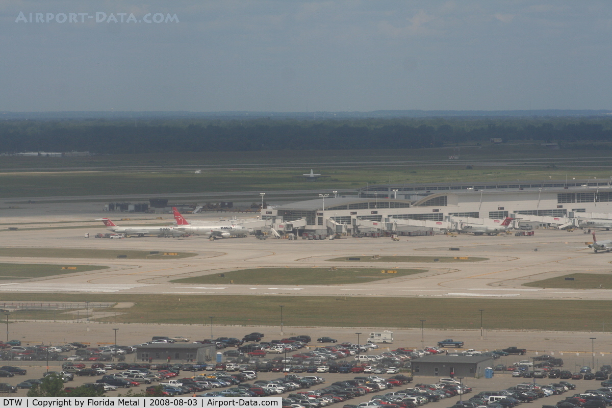 Detroit Metropolitan Wayne County Airport (DTW) - McNamara Terminal seen from landing on 03R at DTW