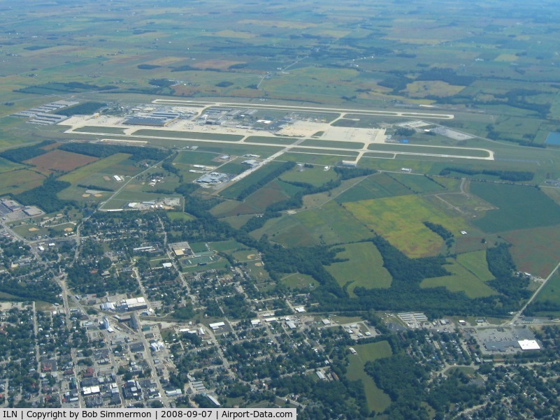 Wilmington Air Park Airport (ILN) - Looking east from 5500'