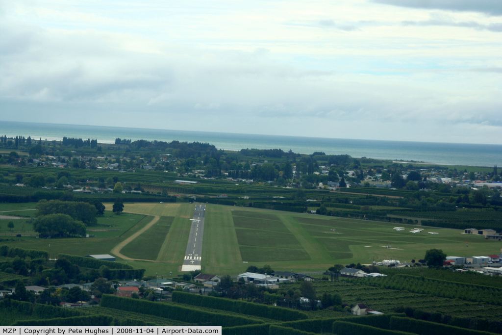 Motueka Aerodrome Airport, Motueka New Zealand (MZP) - short finals to Motueka, NZ from Ce172 ZK-EFF