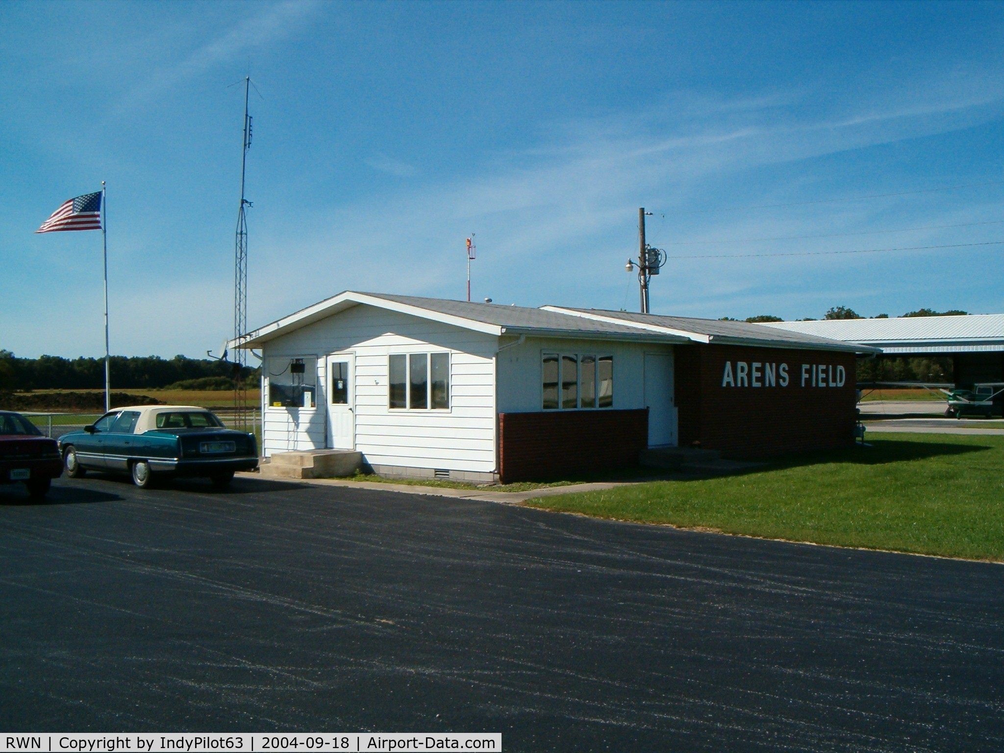 Arens Field Airport (RWN) - Driving by on the way up to Knox County