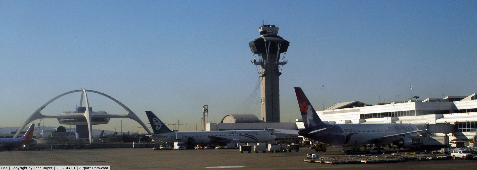 Los Angeles International Airport (LAX) - LAX control tower