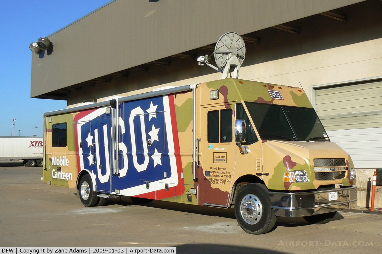 Dallas/fort Worth International Airport (DFW) - USO mobile canteen. Used to support the troops returning from overseas. 