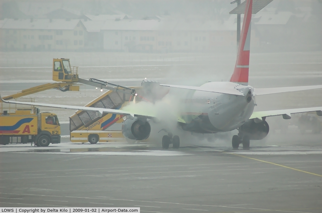 Salzburg Airport, Salzburg Austria (LOWS) - Lauda deicing