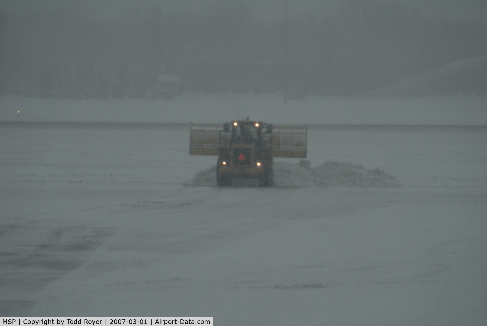 Minneapolis-st Paul Intl/wold-chamberlain Airport (MSP) - Snow removal at MSP
