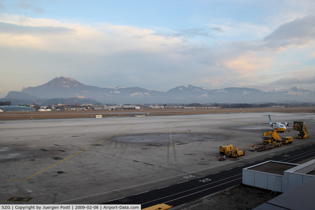 Salzburg Airport, Salzburg Austria (SZG) - airport overview