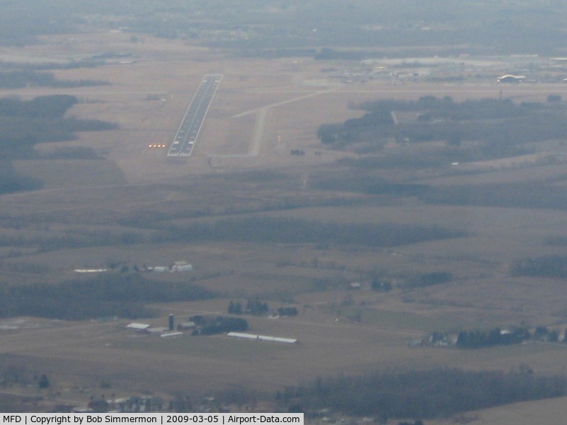 Mansfield Lahm Regional Airport (MFD) - Looking SE from 3500' and 6 miles out.