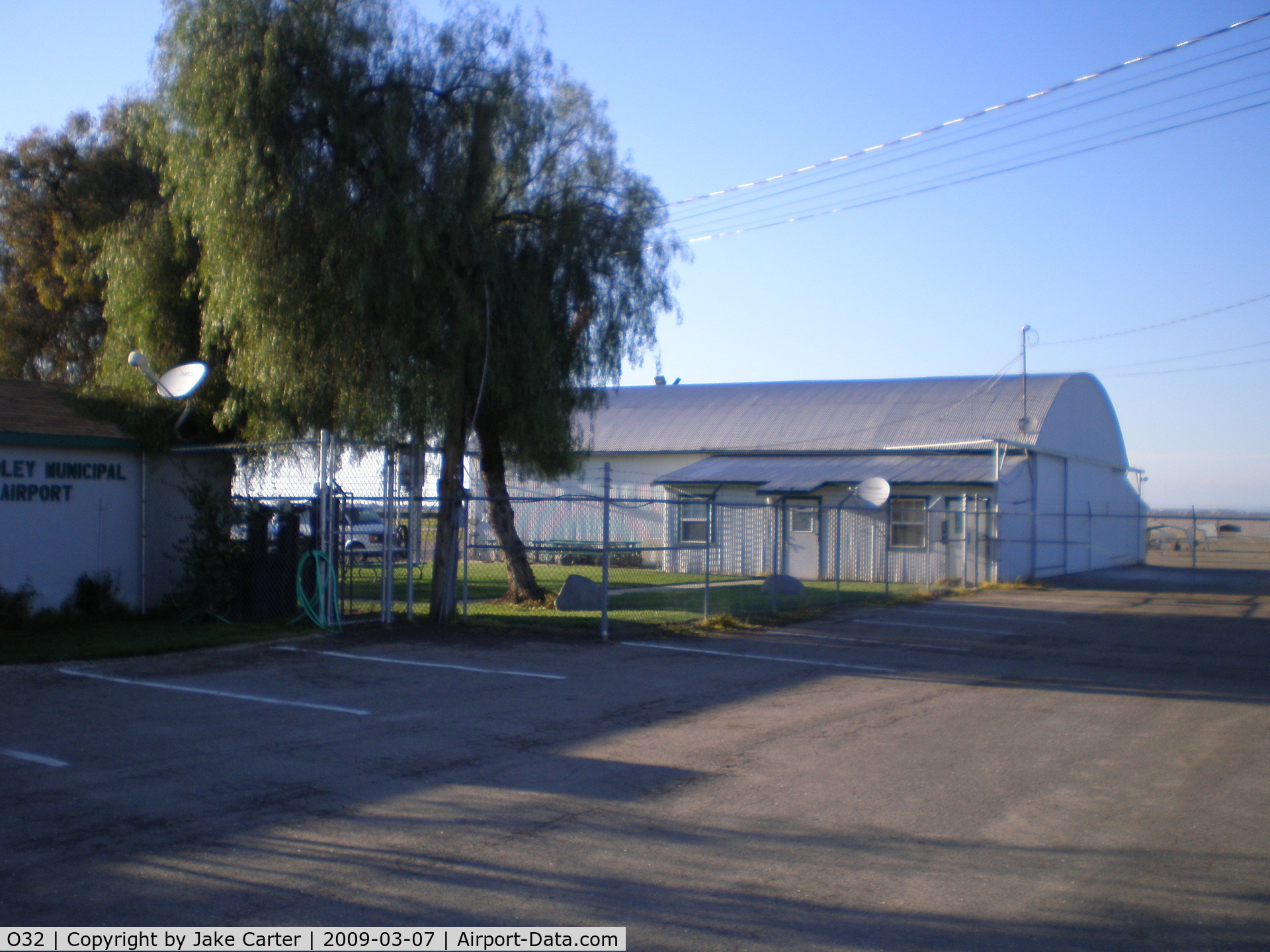 Reedley Municipal Airport (O32) - Hangar at Reedley Muni.