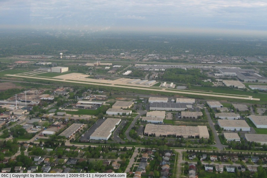 Schaumburg Regional Airport (06C) - Approaching from the south at pattern altitude (1600')