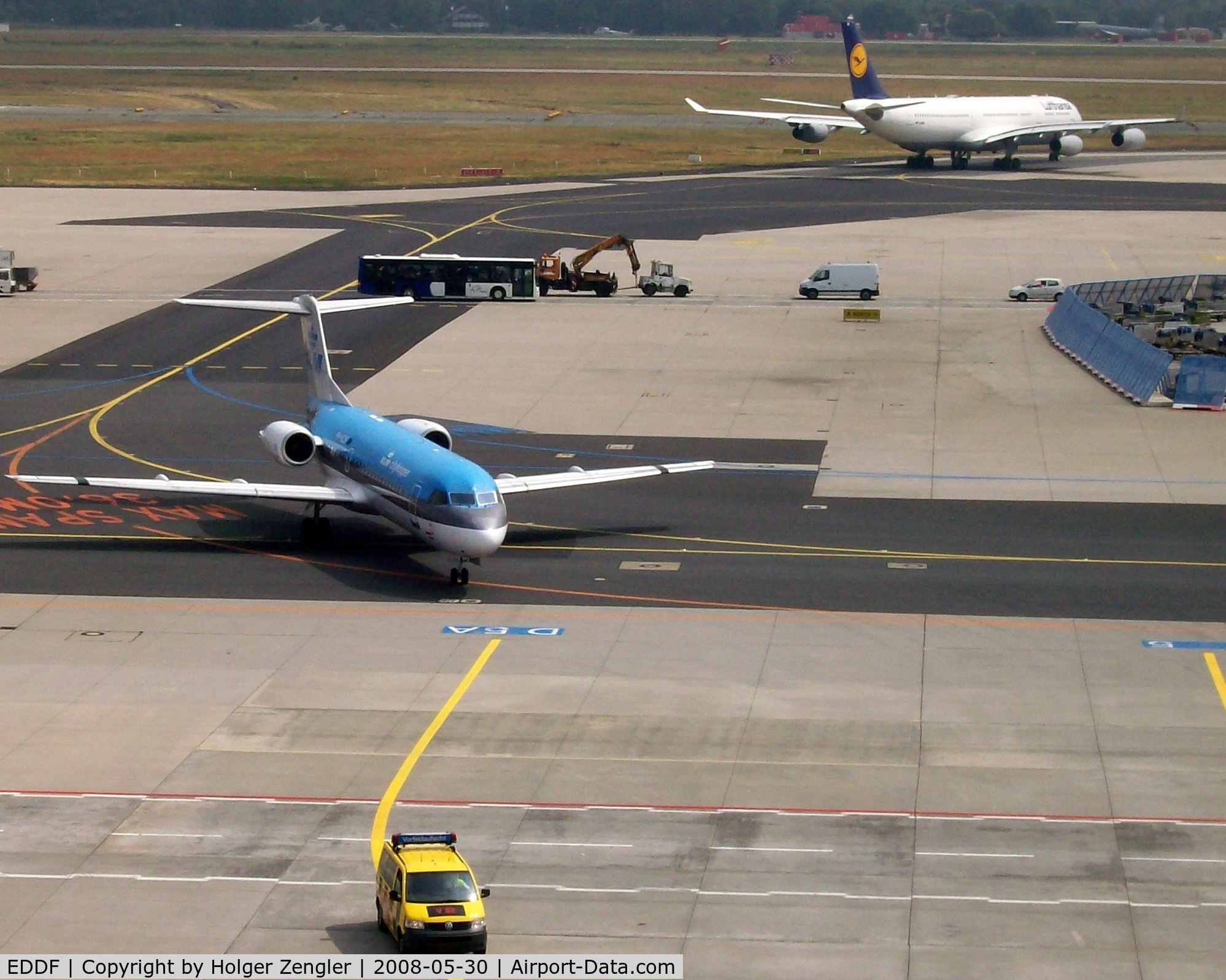 Frankfurt International Airport, Frankfurt am Main Germany (EDDF) - Coming and going at FRA