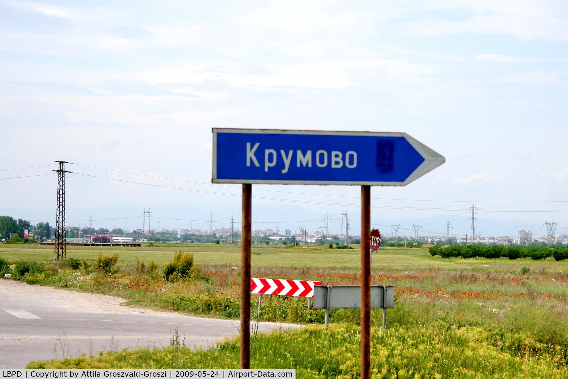 Plovdiv International Airport, Plovdiv Bulgaria (LBPD) - Plovdiv-Krumovo International Airport - LBPD - The board of the road leading to the international airport, a guide.