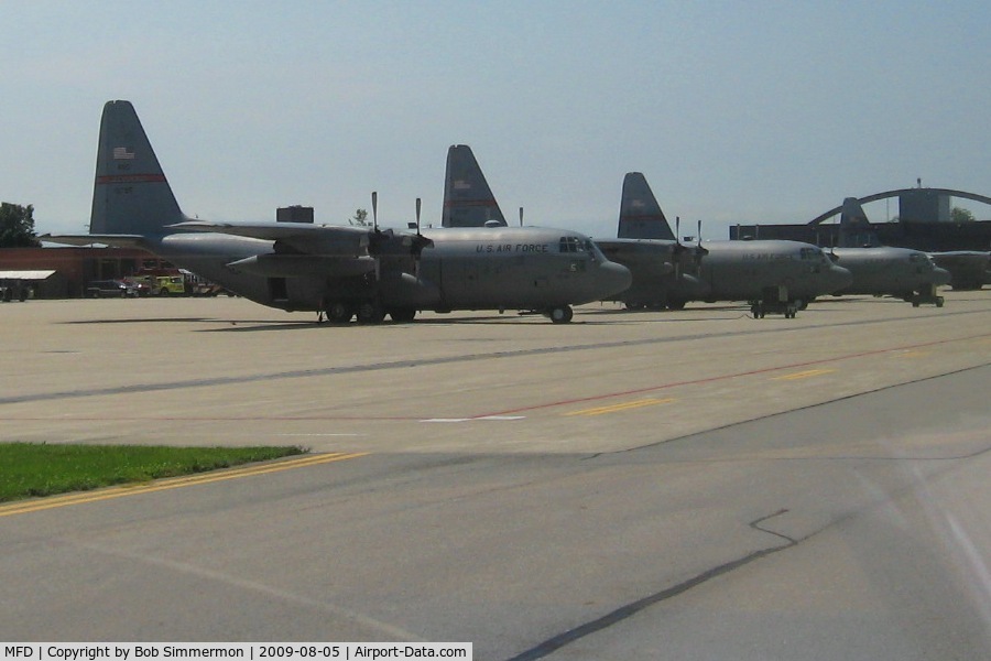 Mansfield Lahm Regional Airport (MFD) - C-130's lined up at the National Guard wing.