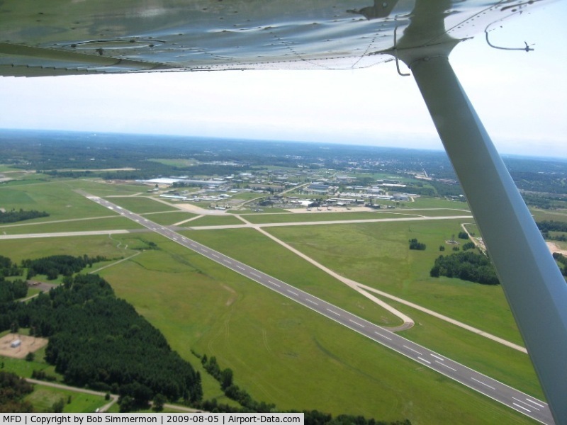 Mansfield Lahm Regional Airport (MFD) - Looking east climbing out