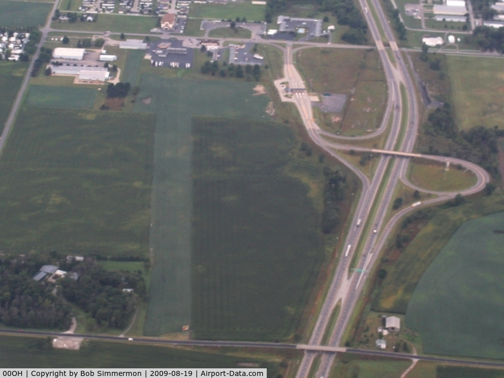 Good Samaritan Medical Center Heliport (00OH) - Looking west from 4500'