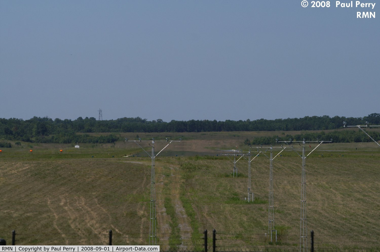 Stafford Regional Airport (RMN) - Looking on towards RWY 33
