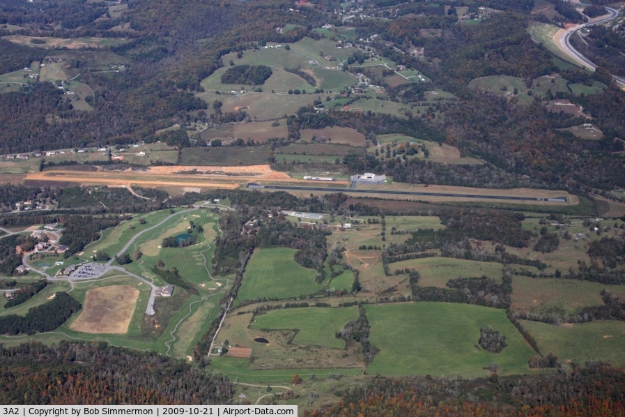 New Tazewell Municipal Airport (3A2) - Looking north