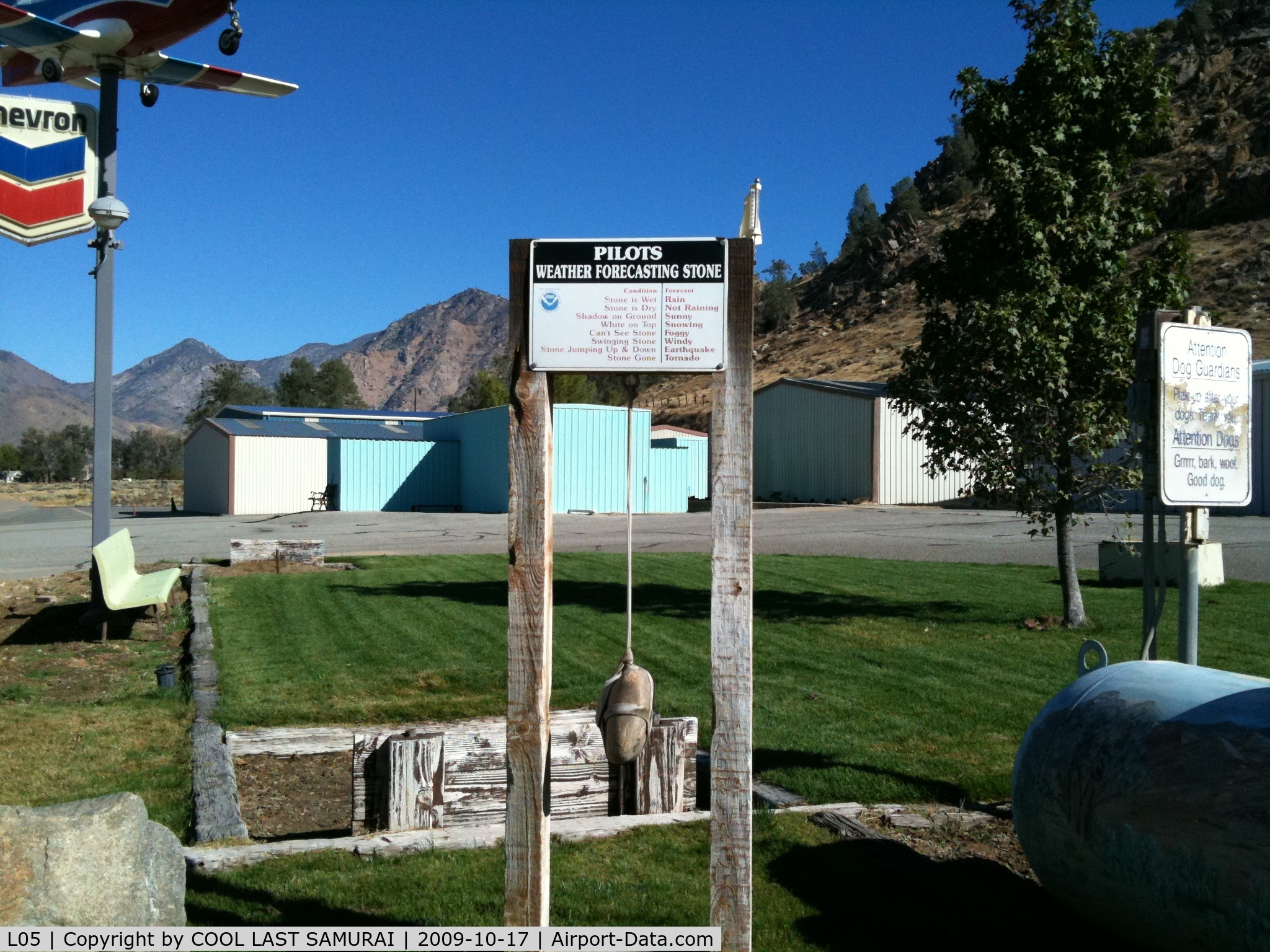 Kern Valley Airport (L05) - Weather forecasting stone in Kernville