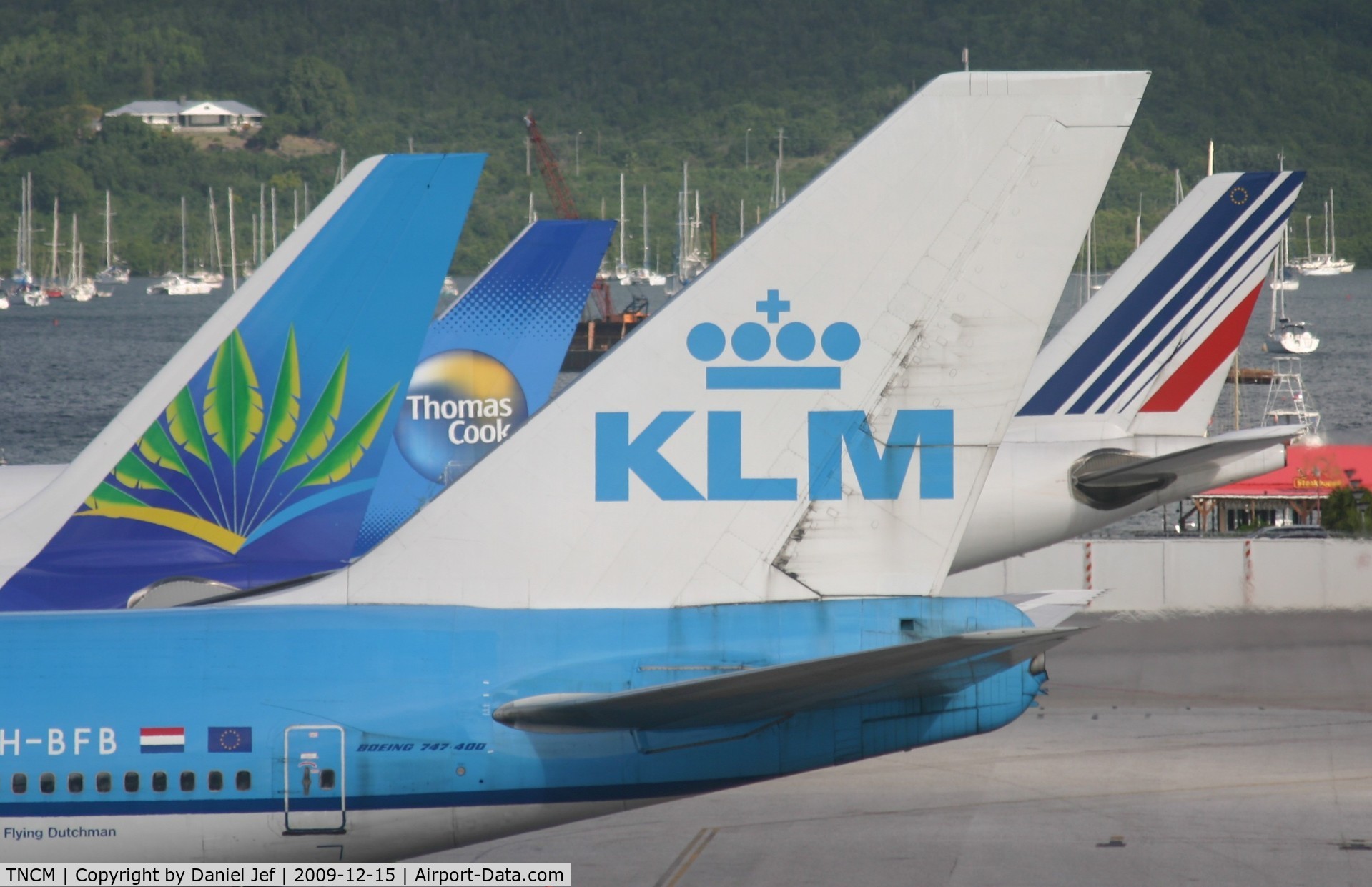 Princess Juliana International Airport, Philipsburg, Sint Maarten Netherlands Antilles (TNCM) - Here you have it. never seen befor. 4 aircrafts from europa at the gates at the same time!!!!