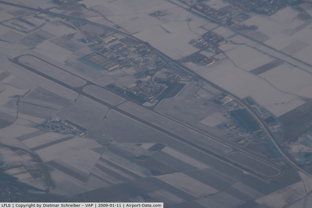 Grenoble Saint-Geoirs Airport, Grenoble France (LFLS) - enroute AGP - ZRH