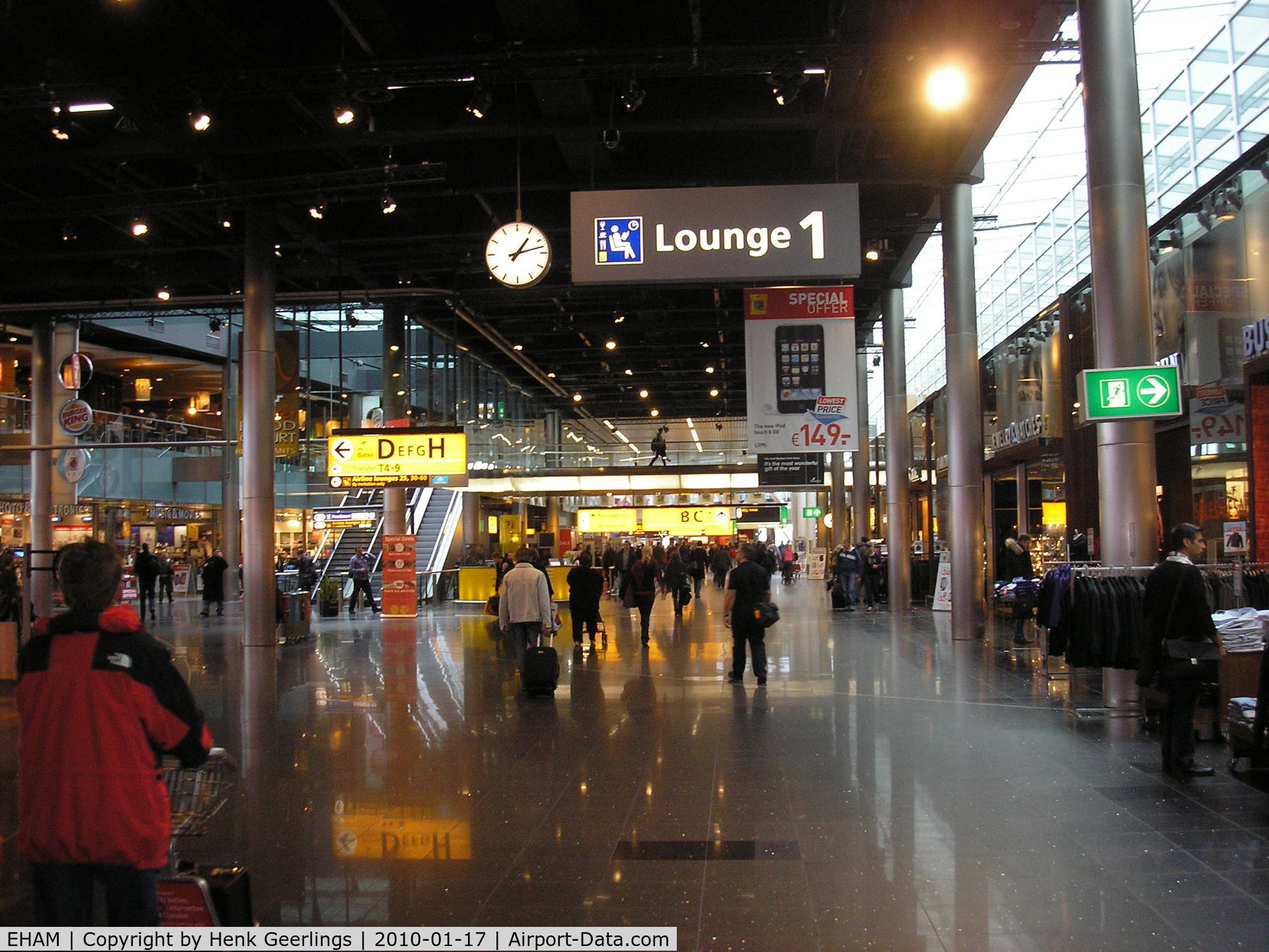 Amsterdam Schiphol Airport, Haarlemmermeer, near Amsterdam Netherlands (EHAM) - Departure Lounge Schiphol Airport