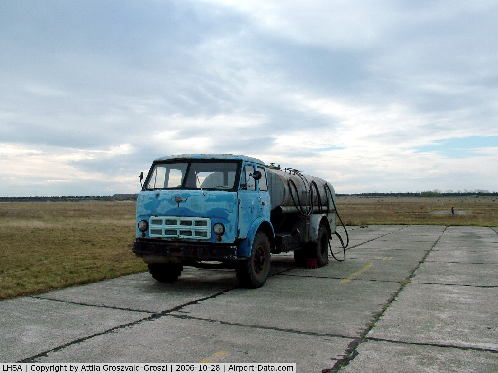 Szentkirályszabadja Airport, Szentkirályszabadja Hungary (LHSA) - MAZ - Old tanker