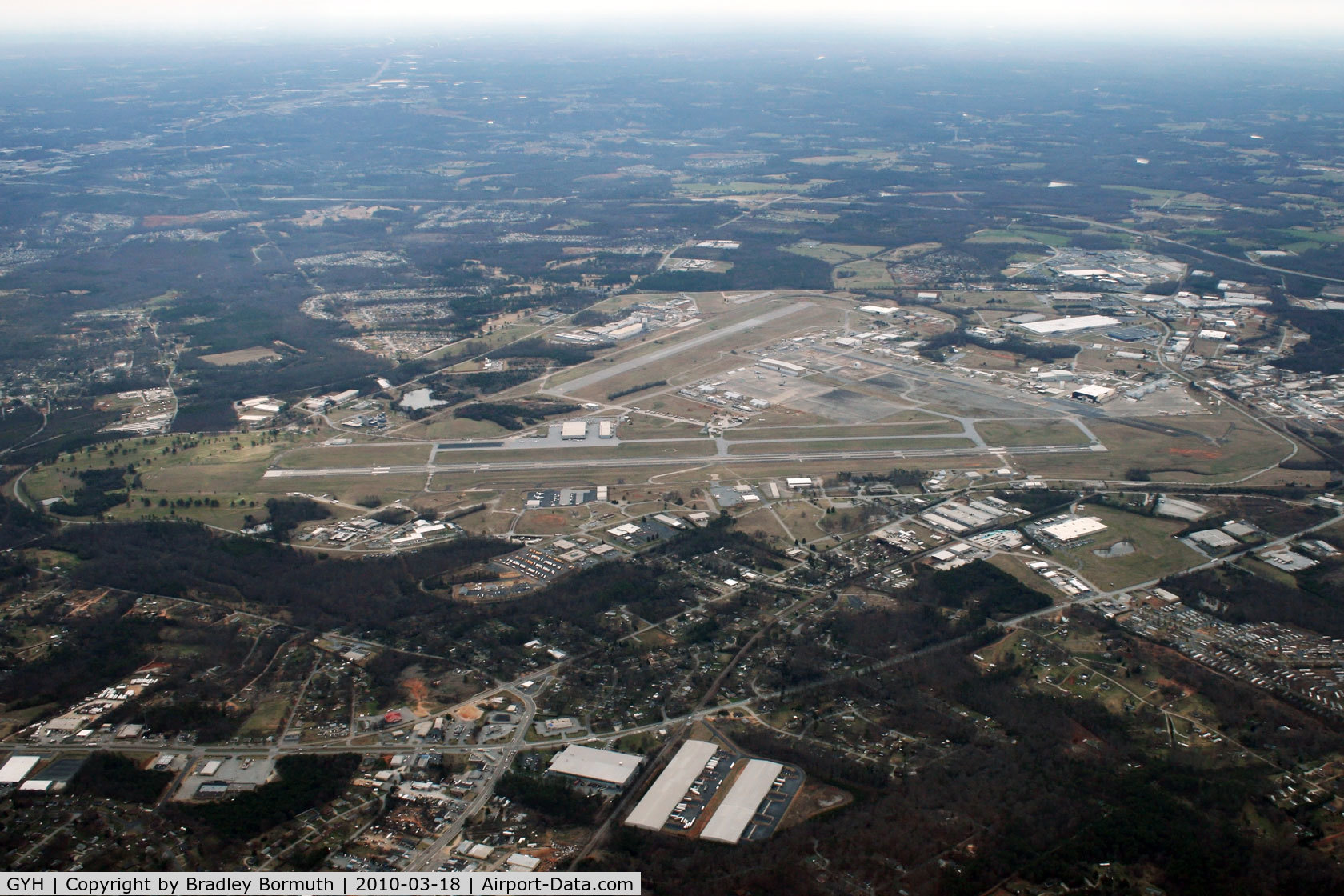Donaldson Center Airport (GYH) - A great day to take pictures!