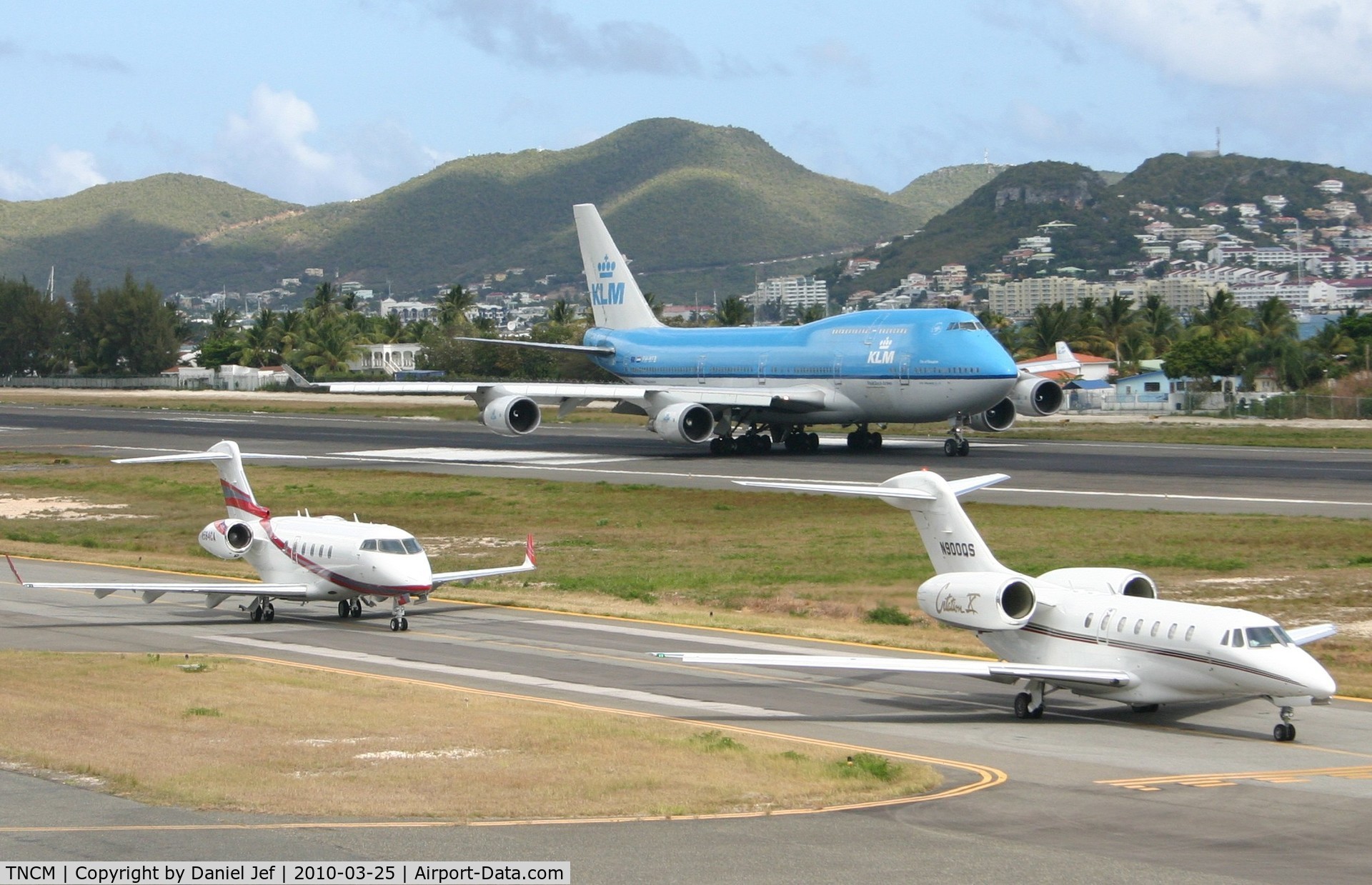 Princess Juliana International Airport, Philipsburg, Sint Maarten Netherlands Antilles (TNCM) - Now we all are leaving