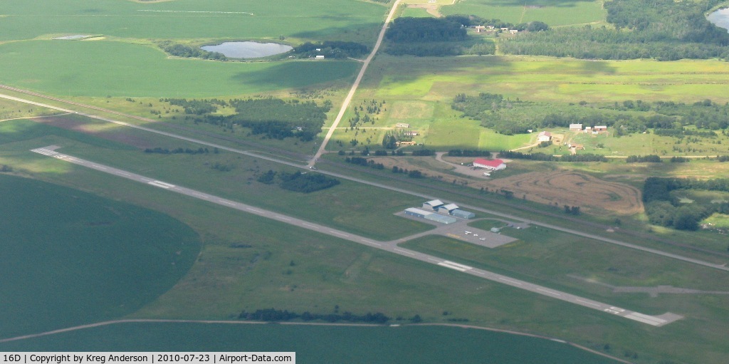 Perham Municipal Airport (16D) - Perham Municipal Airport (16D), enroute FFM-PKD at 3500 ft.