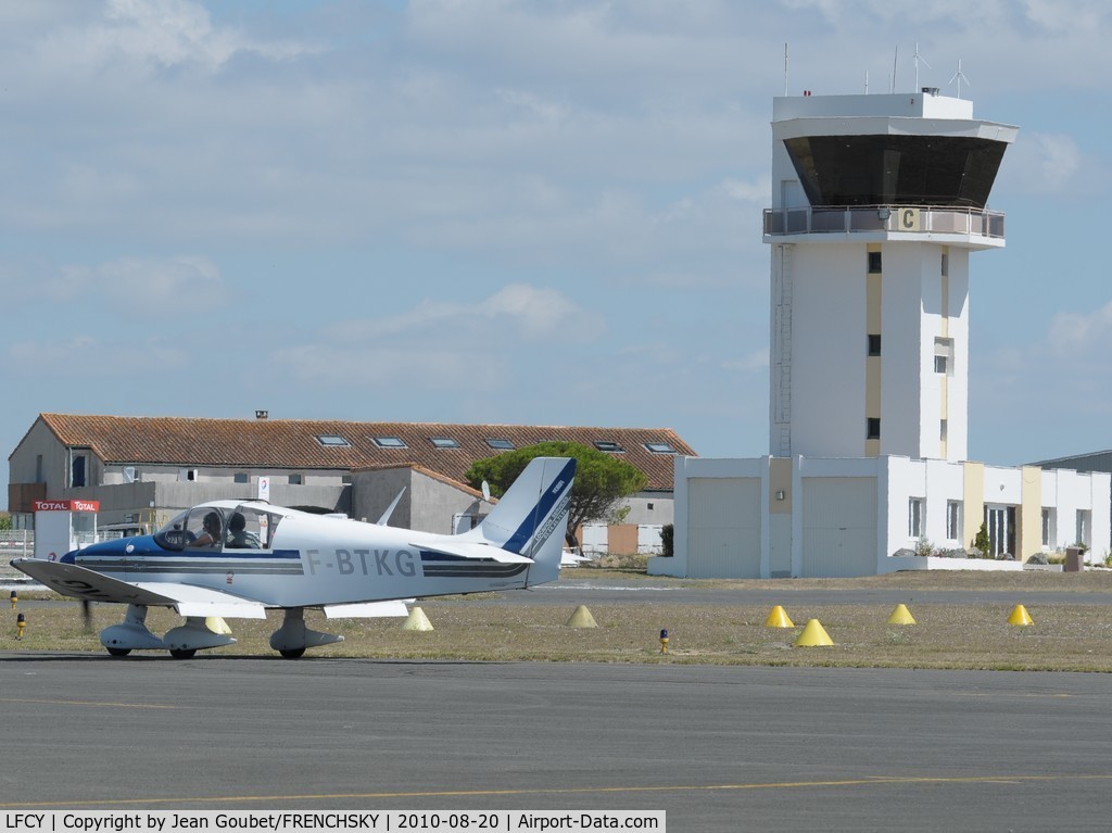 Royan Medis Airport, Royan France (LFCY) - vue de la tour