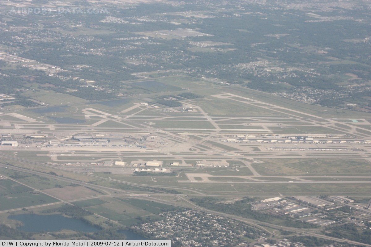 Detroit Metropolitan Wayne County Airport (DTW) - Overview of DTW