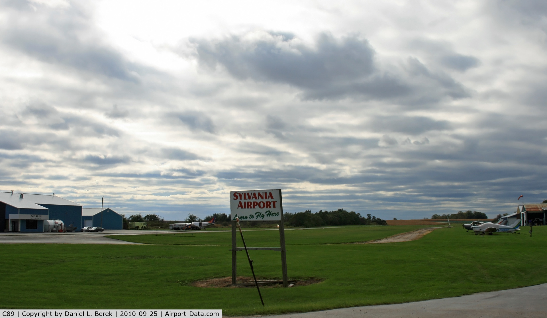 Sylvania Airport (C89) - Though it's surrounded by larger airports, Silvania offers flying lessons and skydiving. 