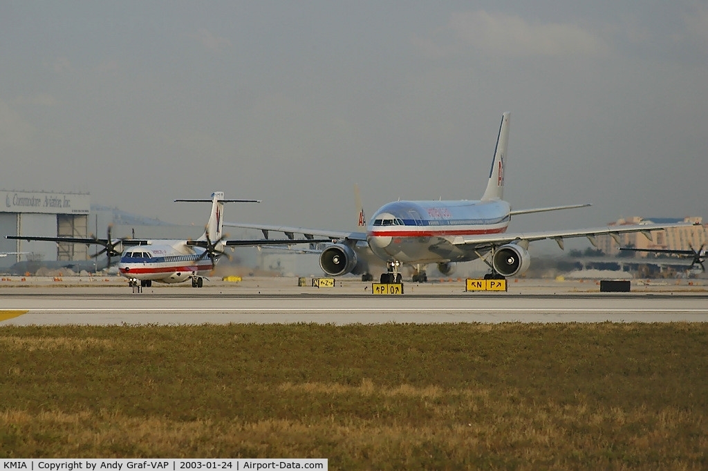 Miami International Airport (MIA) - American Eagle ATR42