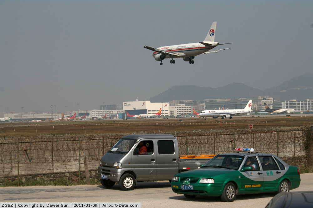 Shenzhen Bao'an International Airport, Shenzhen, Guangdong China (ZGSZ) - B-2379 app rwy 33