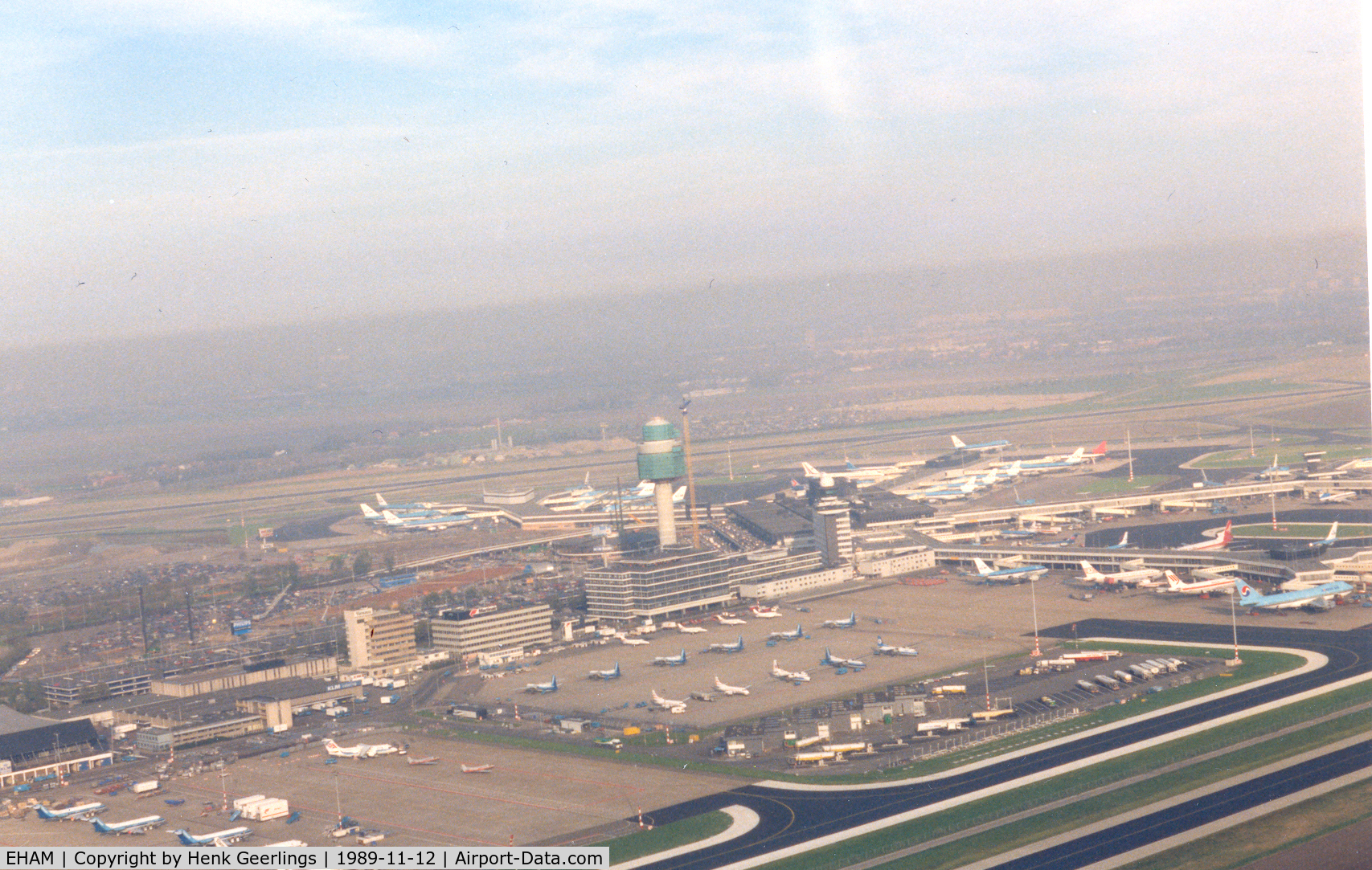 Amsterdam Schiphol Airport, Haarlemmermeer, near Amsterdam Netherlands (EHAM) - Schiphol , Nov 1989