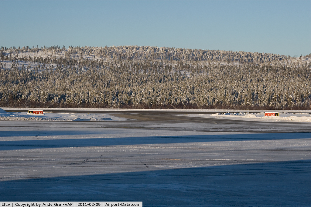 Ivalo Airport, Ivalo / Inari Finland (EFIV) - Taxiway to/from RWY04/22