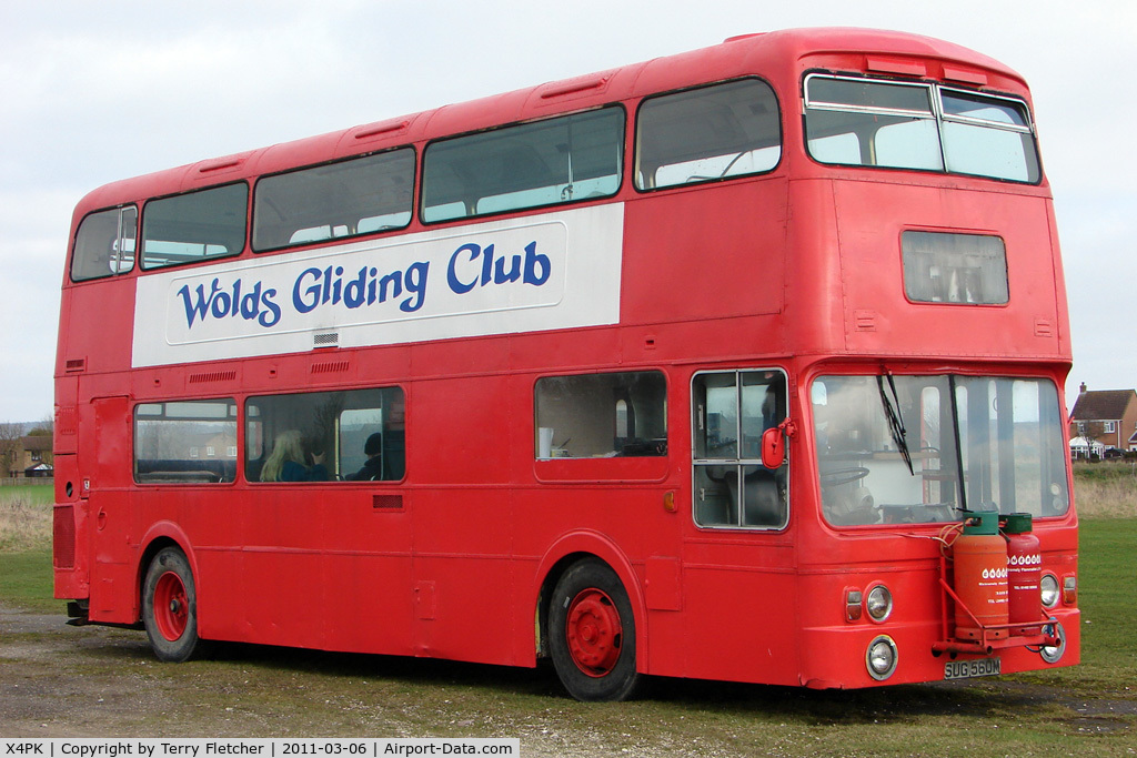 X4PK Airport - On-field Catering facilities at the Wolds Gliding Club
at Pocklington , Yorkshire UK are housed in a Leyland Atantean bus