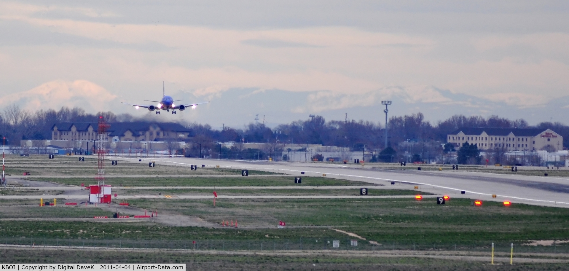 Boise Air Terminal/gowen Fld Airport (BOI) - Eastbound approach