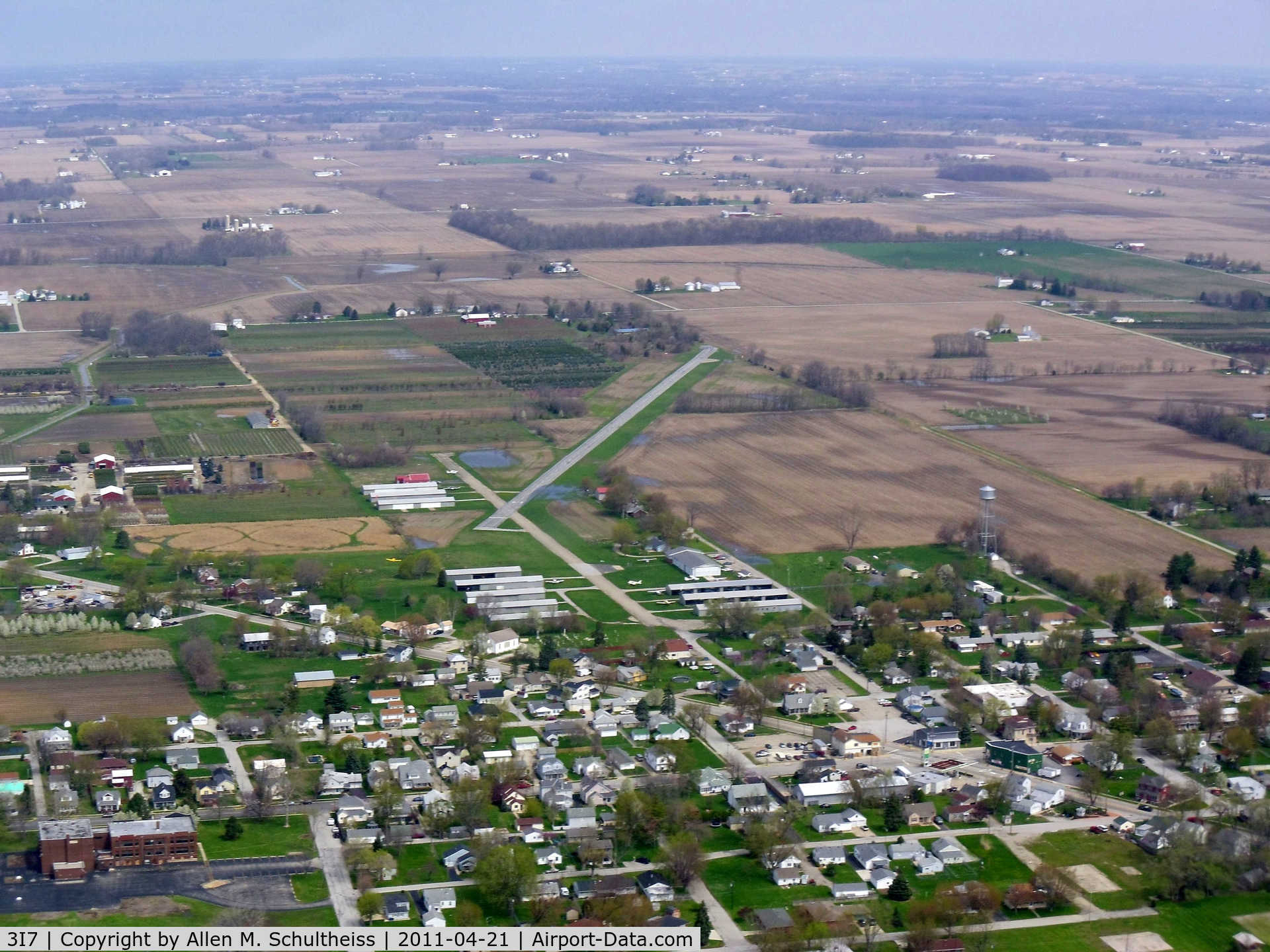 Phillipsburg Airport (3I7) - Phillipsburg airport, Phillipsburg OH USA, looking North