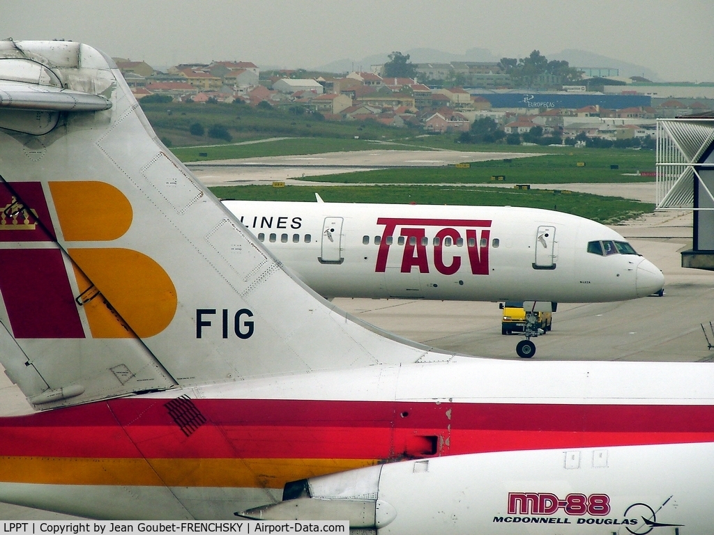 Portela Airport (Lisbon Airport), Portela, Loures (serves Lisbon) Portugal (LPPT) - 757 TACV with Ibéria'MD