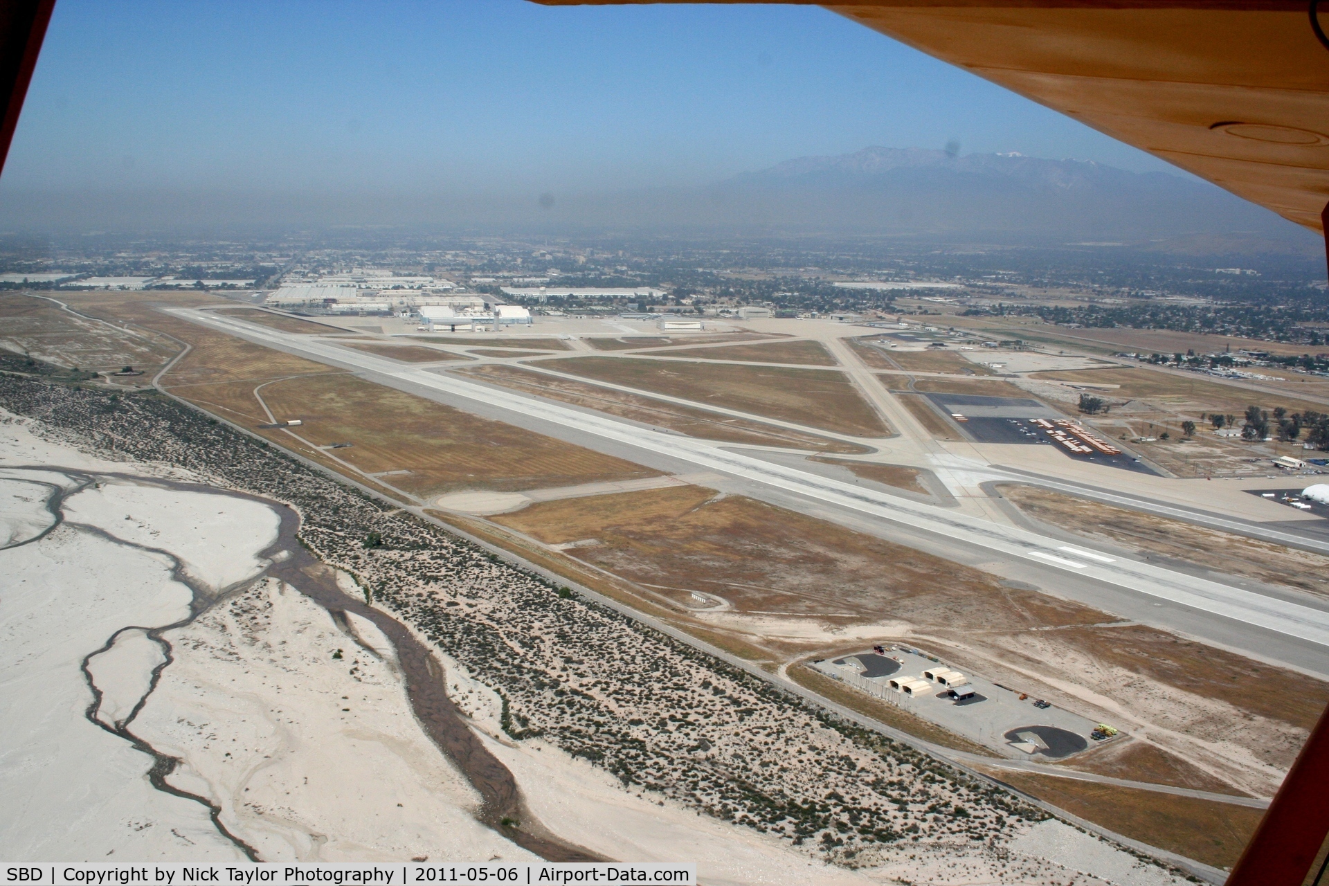 San Bernardino International Airport (SBD) - Turning downwind for Rwy.6