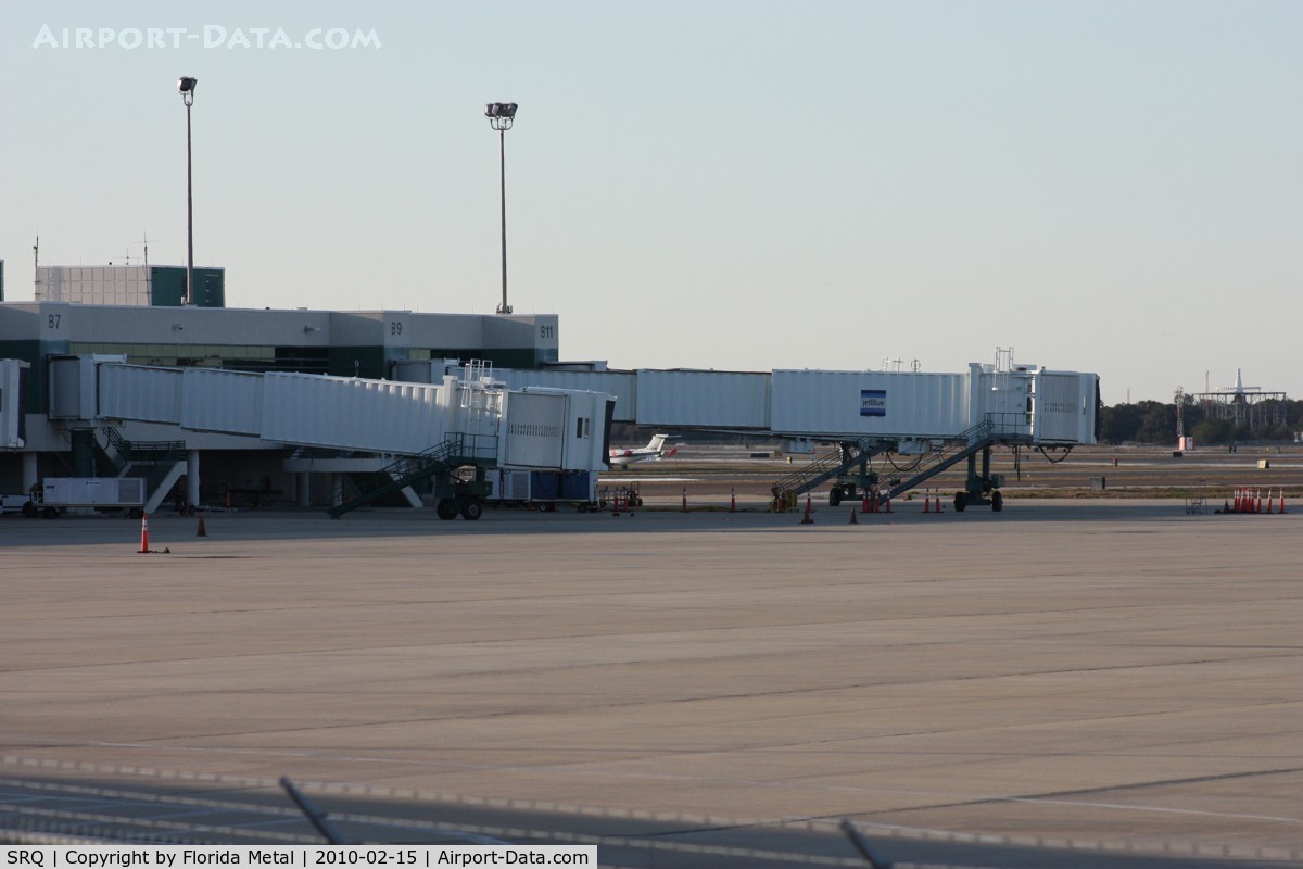 Sarasota/bradenton International Airport (SRQ) - Terminal and gates
