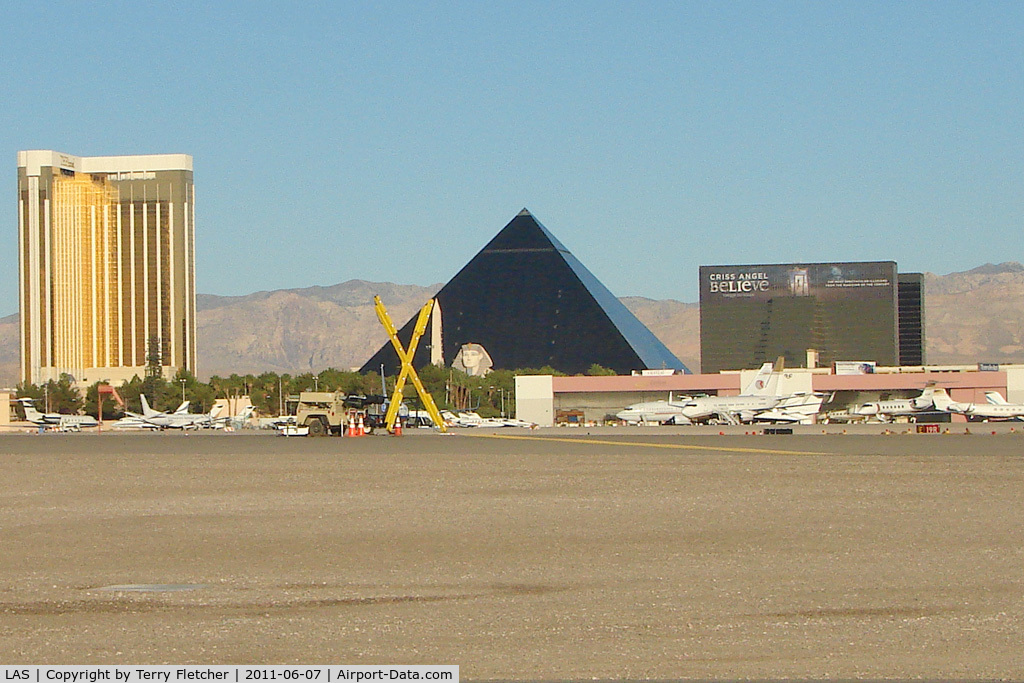 Mc Carran International Airport (LAS) - Major hotels backdrop to the Atlantic Aviation Executive ramp at Las Vegas