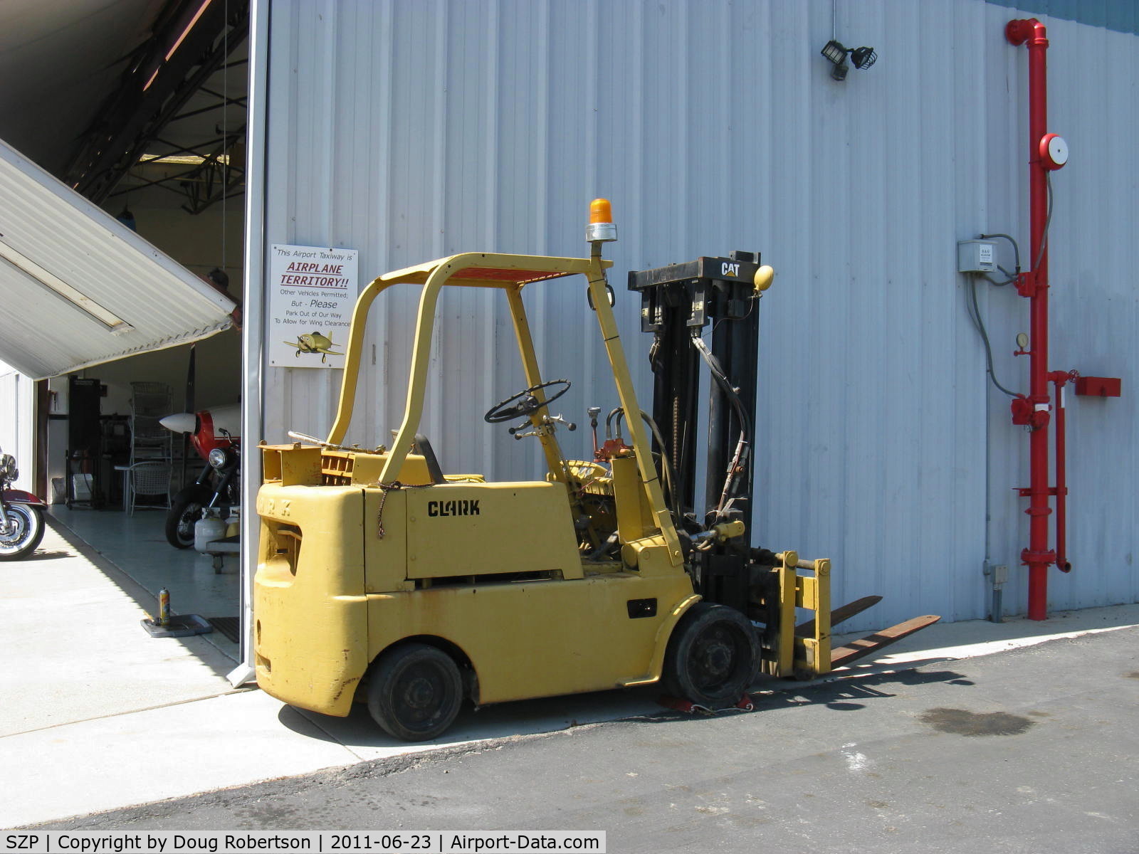 Santa Paula Airport (SZP) - Clark Fork Lift