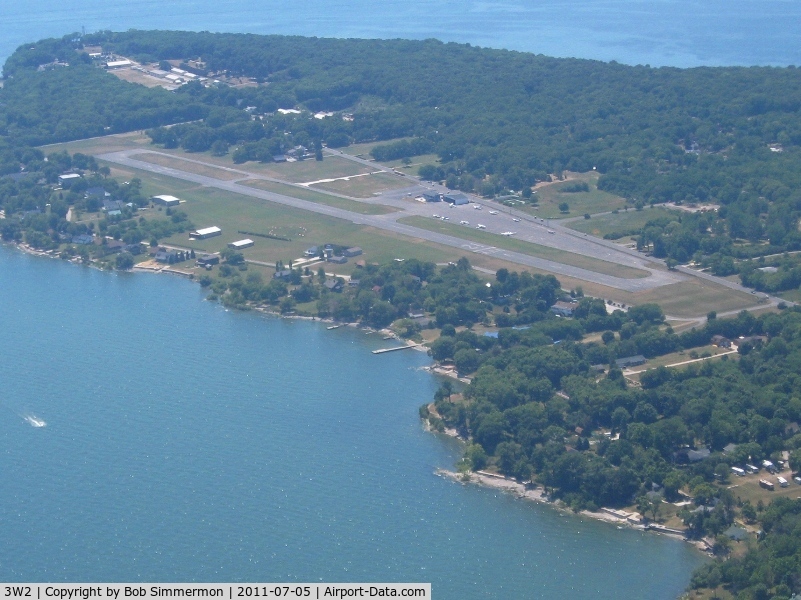 Put In Bay Airport (3W2) - Looking SW on L downwind for 21.
