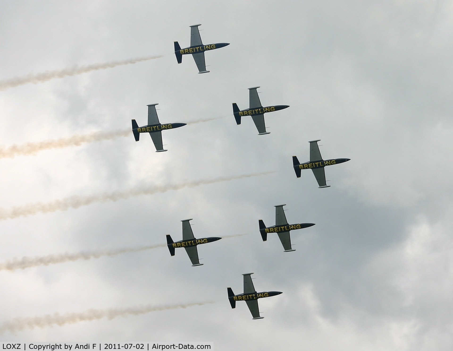 LOXZ Airport - Breitling Jet Team at Airpower11