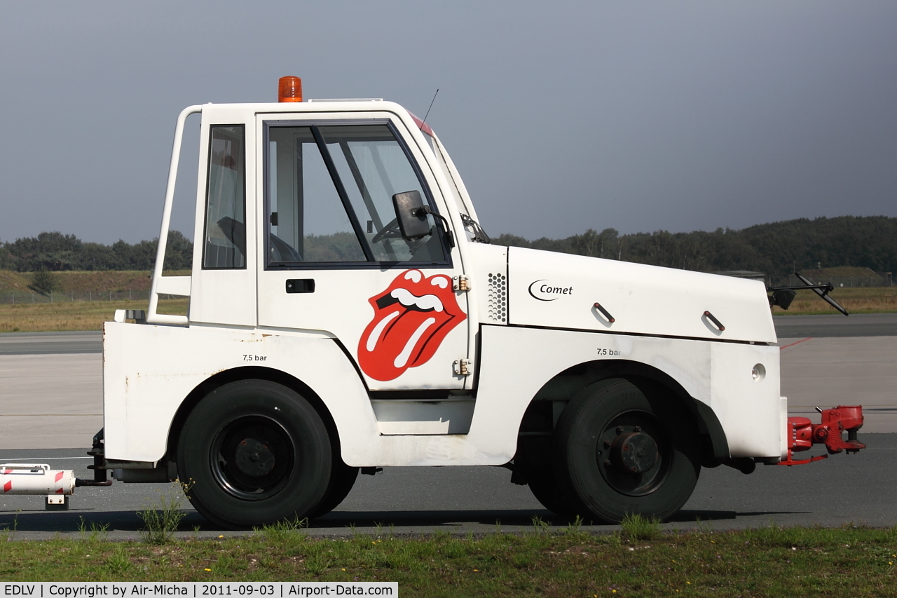 Weeze Airport (formerly Niederrhein Airport), Weeze Germany (EDLV) - This Pusher Driver is Rolling Stones Fan !