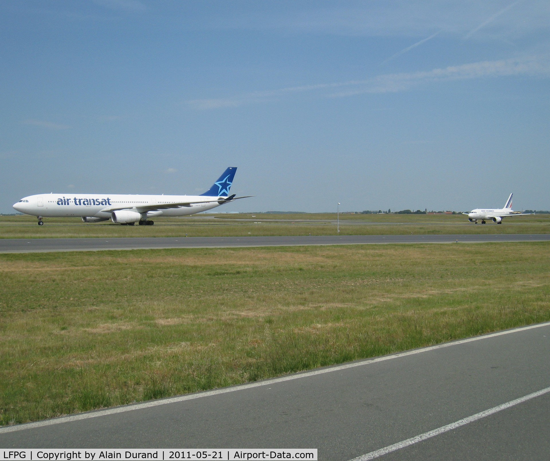 Paris Charles de Gaulle Airport (Roissy Airport), Paris France (LFPG) - Life as it goes on Bravo Loop when runway 09R is in use for the taking-offs.